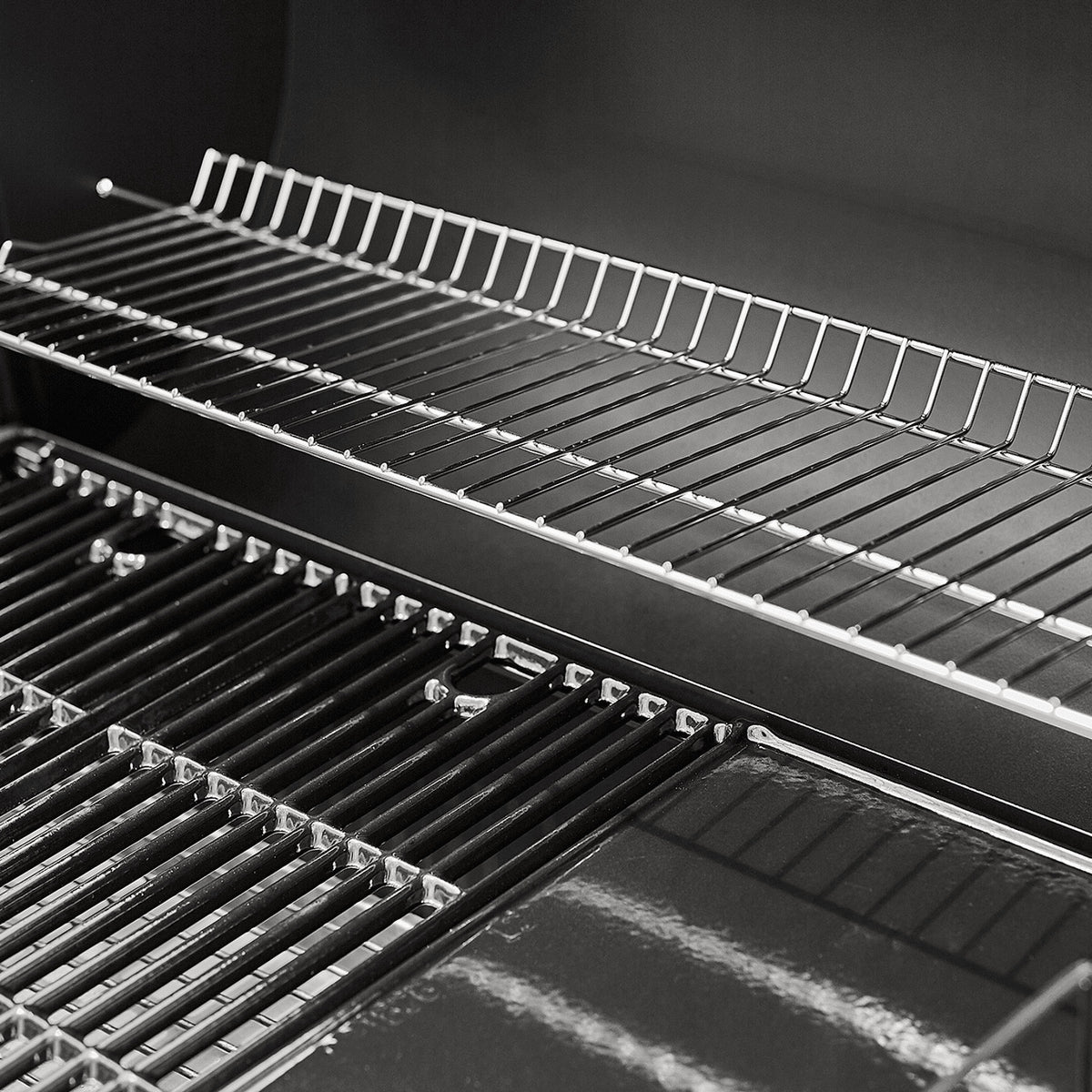 Barbecue au charbon de bois avec Grill & Plancha en fonte émaillée REVO Torino 70